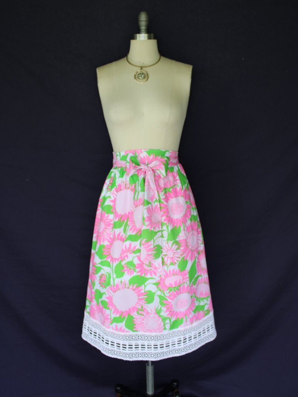 The Lilly Pulitzer vintage midi crochet lace dress skirt sunflowers pink green - Picture 4 of 10